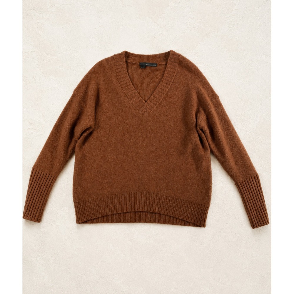 2/$30 360Cashmere Knit Sweater Sz M V Neck Brown Soft 100% Cashmere Loose Fit
